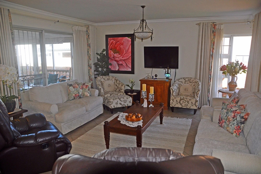 5 Bedroom Property for Sale in Tergniet Western Cape
